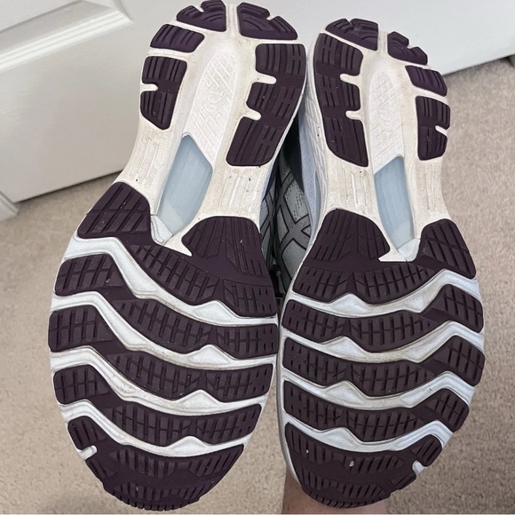 Asics Gel-Kayano 28 Women’s Sz 10 Running Shoes Gray Low-Top Athletic Sneakers - Picture 11 of 11